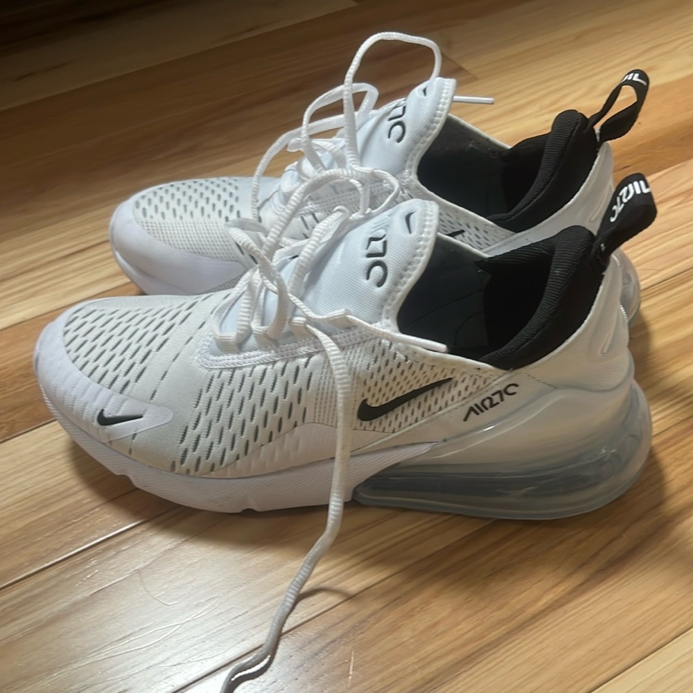 Like new, no box. Never worn
